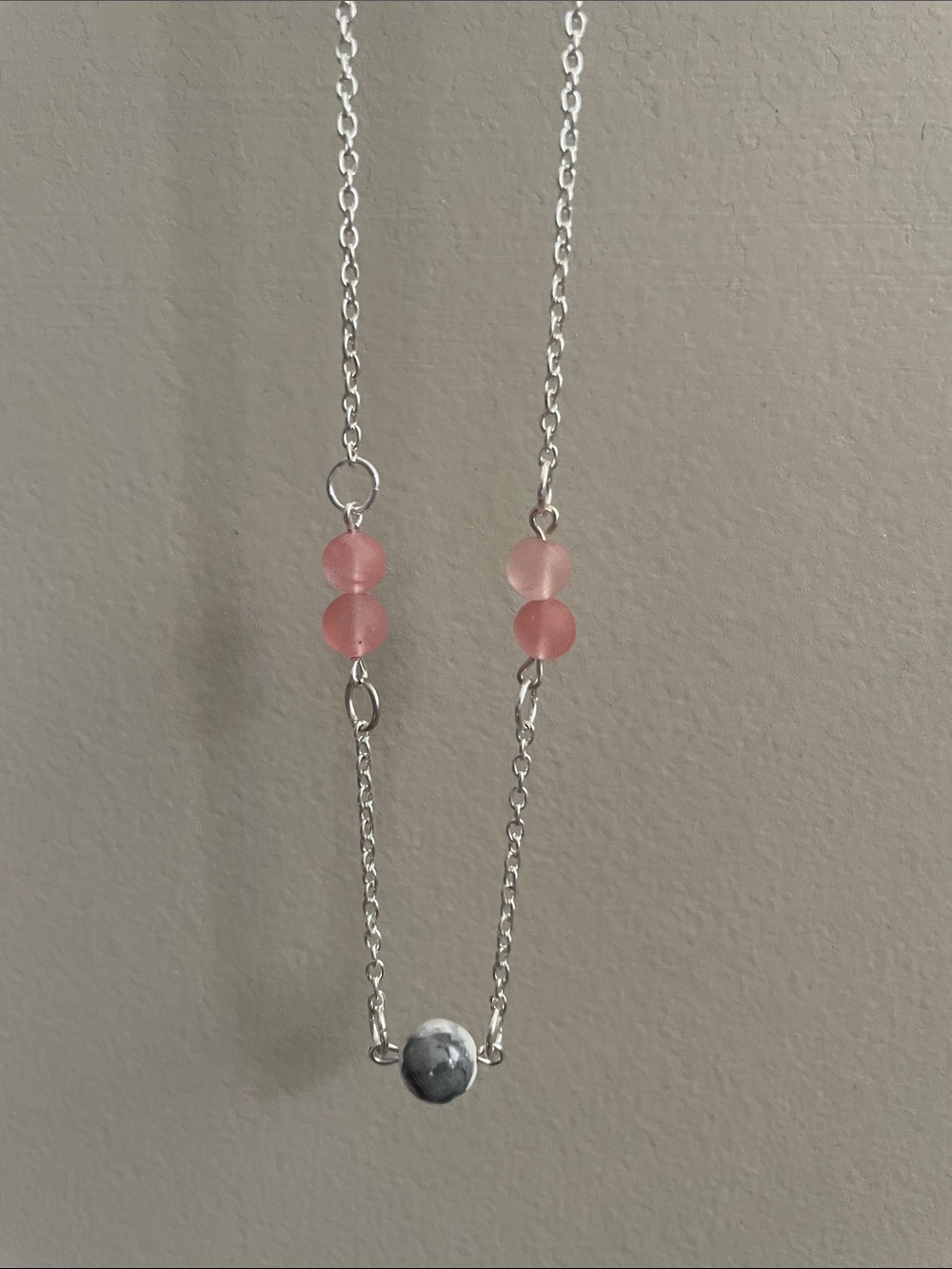 White howlite and frosted rose quartz round gemstone Necklace.